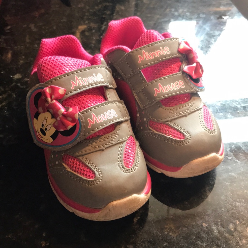 Minnie Mouse shoes